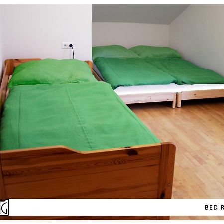 Aco Living - A Cheap Overnight Klagenfurt am Woerthersee Ngoại thất bức ảnh